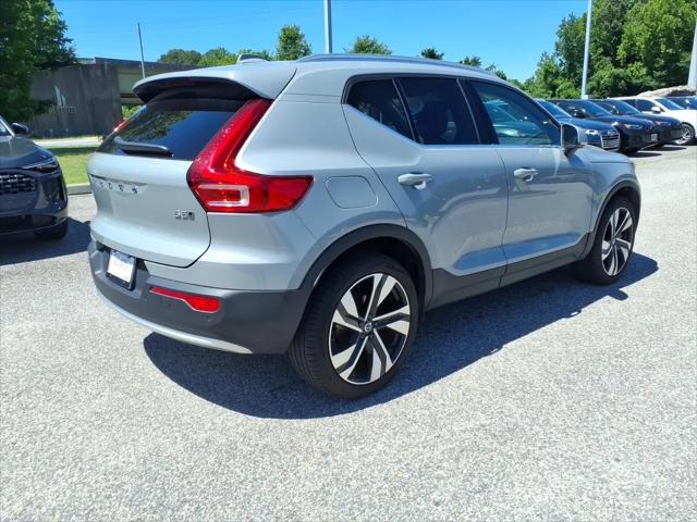 2024 Volvo XC40 B5 Ultimate Bright Theme