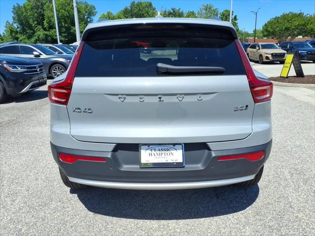 2024 Volvo XC40 B5 Ultimate Bright Theme