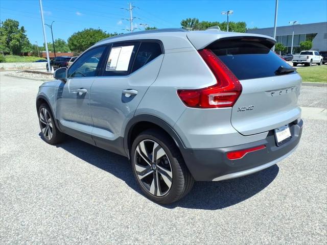 2024 Volvo XC40 B5 Ultimate Bright Theme