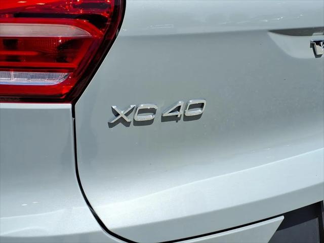 2024 Volvo XC40 B5 Ultimate Bright Theme