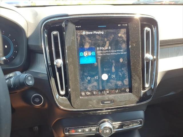 2024 Volvo XC40 B5 Ultimate Bright Theme
