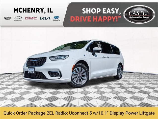 2023 Chrysler Pacifica Hybrid Touring L for sale in McHenry, IL