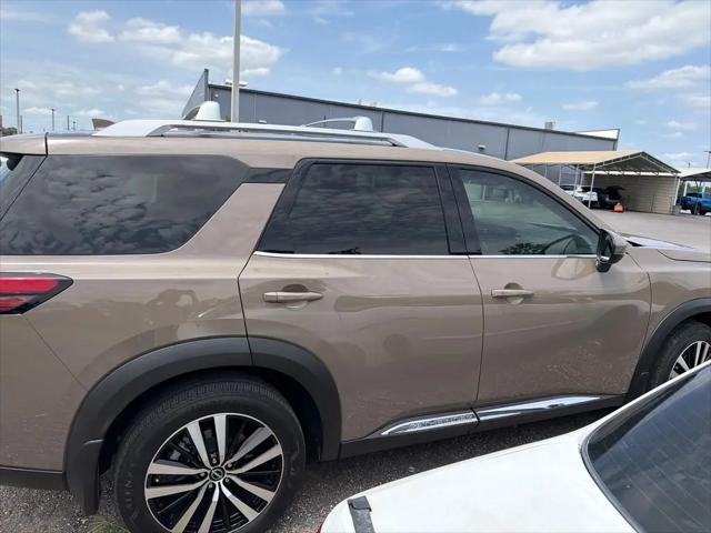 2024 Nissan Pathfinder Platinum FWD