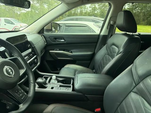 2024 Nissan Pathfinder Platinum FWD