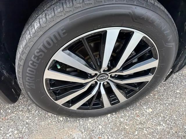 2024 Nissan Pathfinder Platinum FWD