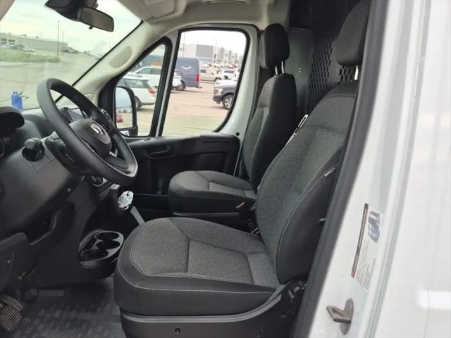 2025 Ram ProMaster 2500 Cargo Van Tradesman Low Roof 136" WB w/Pass Seat