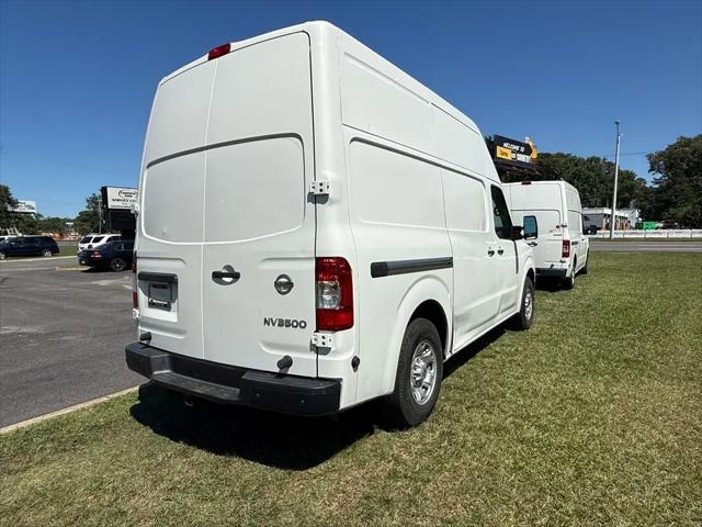 2020 Nissan 3500 SV High Roof V8