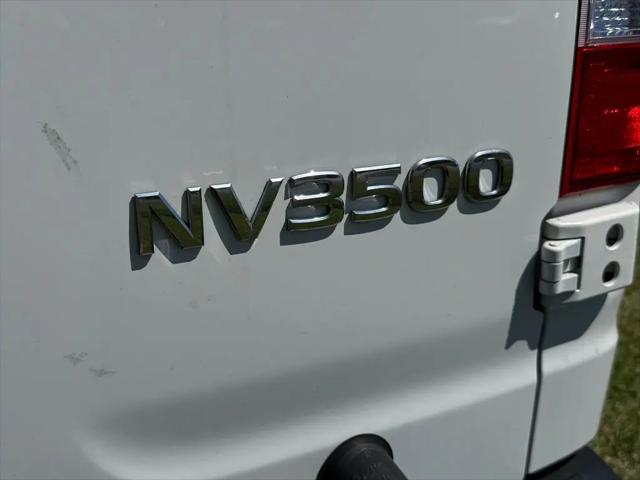 2020 Nissan 3500 SV High Roof V8