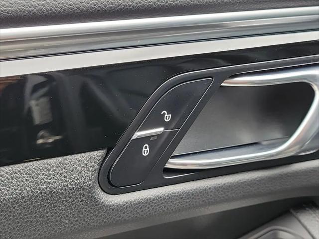 2018 Porsche Macan Macan