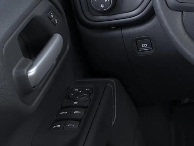 2026 Chevrolet Silverado 1500 4WD Crew Cab Short Bed Custom