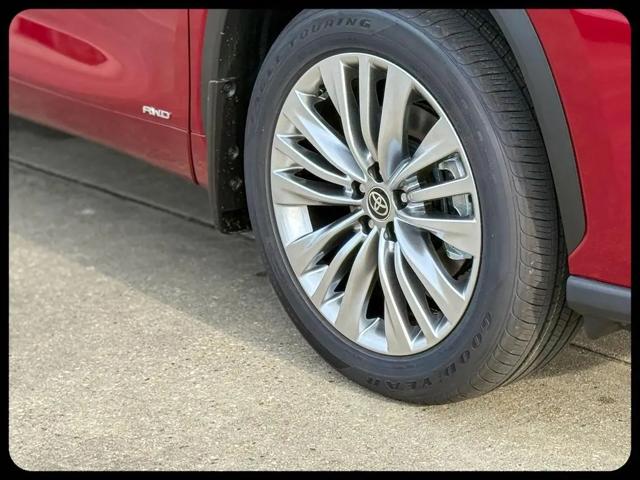 2026 Toyota Highlander Hybrid Platinum