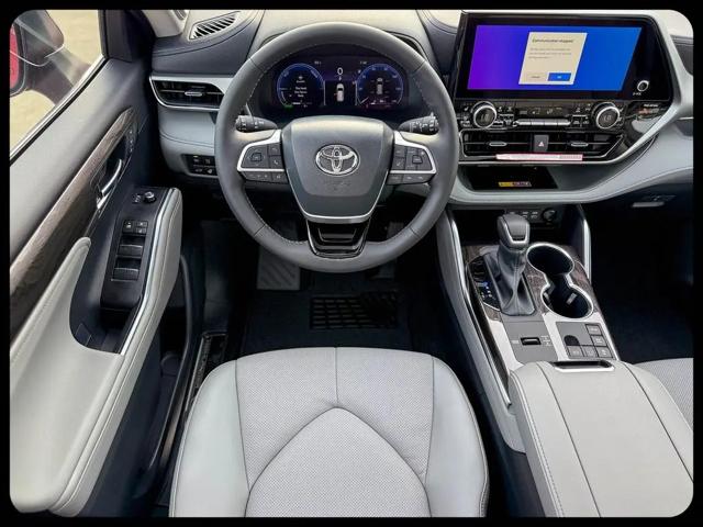 2026 Toyota Highlander Hybrid Platinum