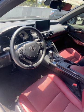 2025 Lexus IS 300 F SPORT Design