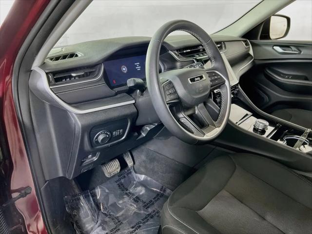 2023 Jeep Grand Cherokee Laredo 4x4