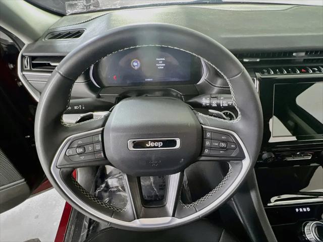 2023 Jeep Grand Cherokee Laredo 4x4