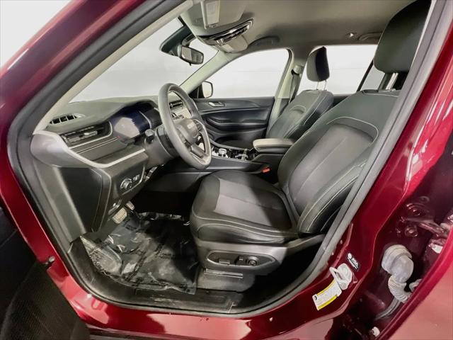 2023 Jeep Grand Cherokee Laredo 4x4