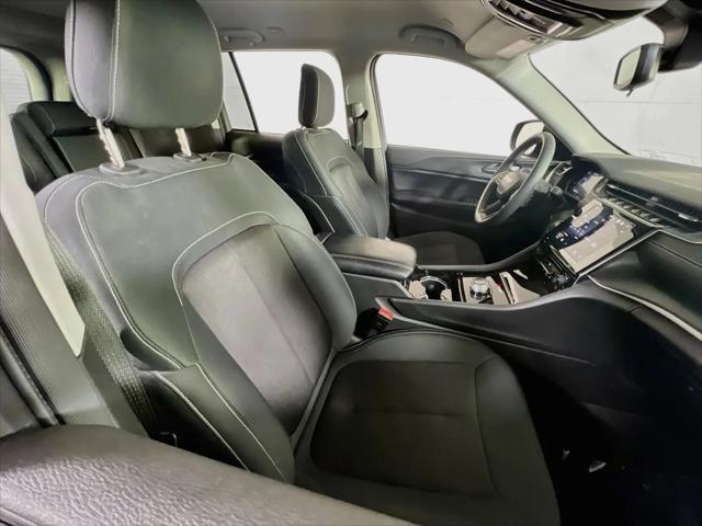 2023 Jeep Grand Cherokee Laredo 4x4