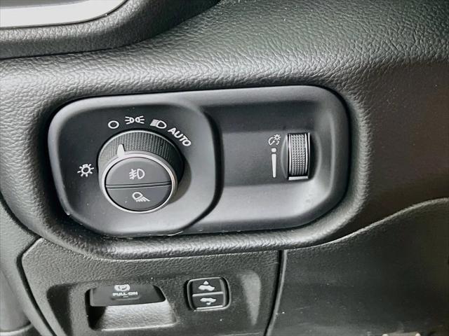 2022 Ram 1500 Big Horn Crew Cab 4x4 5'7" Box