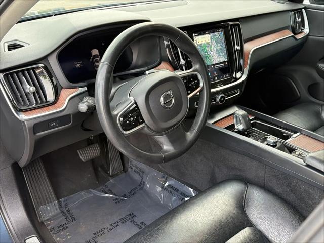 2024 Volvo S60 B5 Plus Dark Theme
