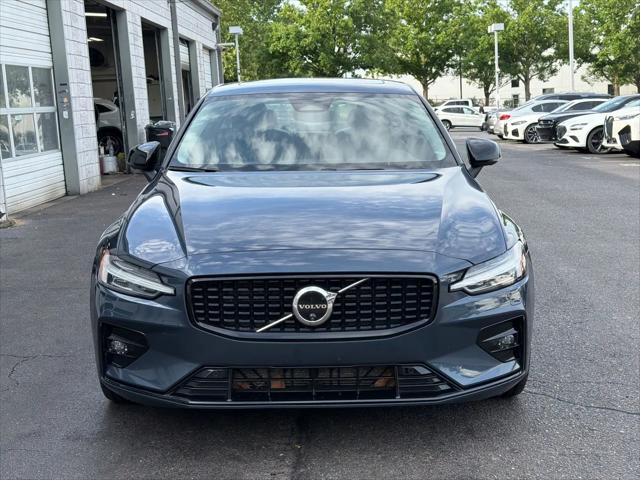2024 Volvo S60 B5 Plus Dark Theme