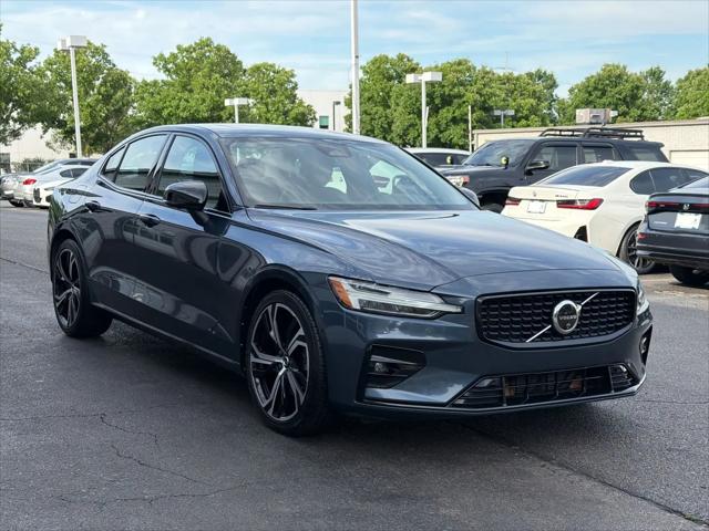 2024 Volvo S60 B5 Plus Dark Theme