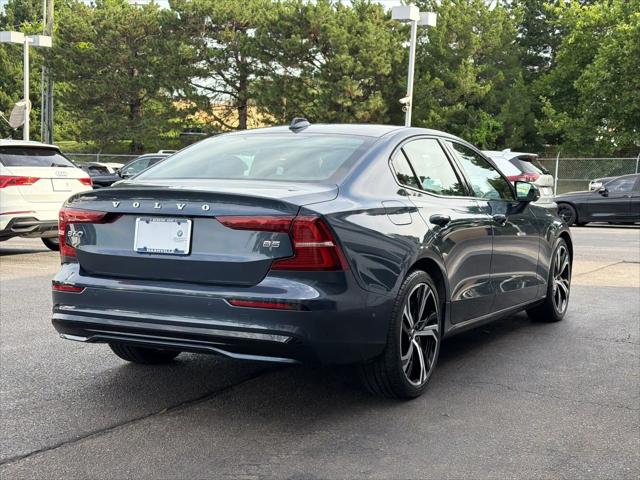 2024 Volvo S60 B5 Plus Dark Theme