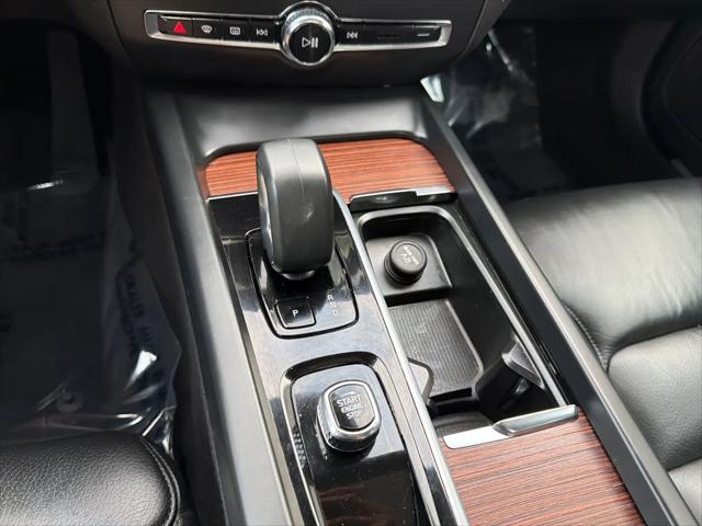 2024 Volvo S60 B5 Plus Dark Theme