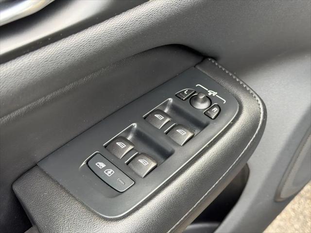 2024 Volvo S60 B5 Plus Dark Theme
