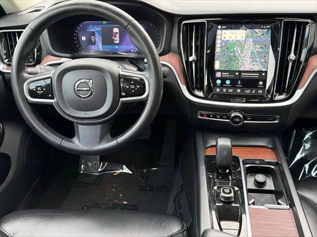 2024 Volvo S60 B5 Plus Dark Theme