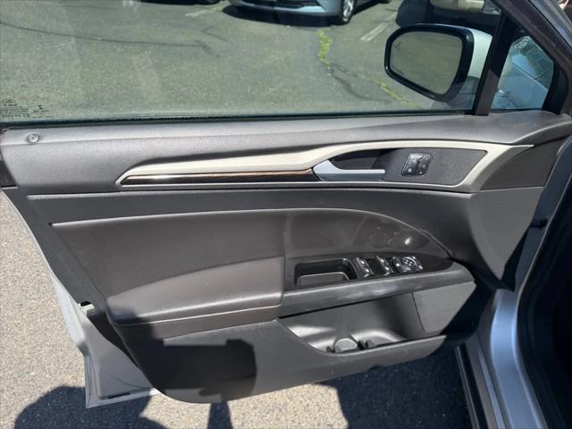 2013 Ford Fusion Hybrid SE