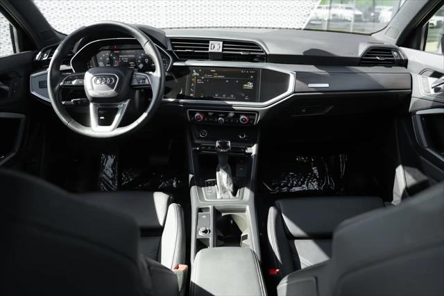 2025 Audi Q3 Premium 45 TFSI S line quattro Tiptronic