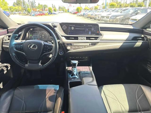 2021 Lexus ES 300h Luxury
