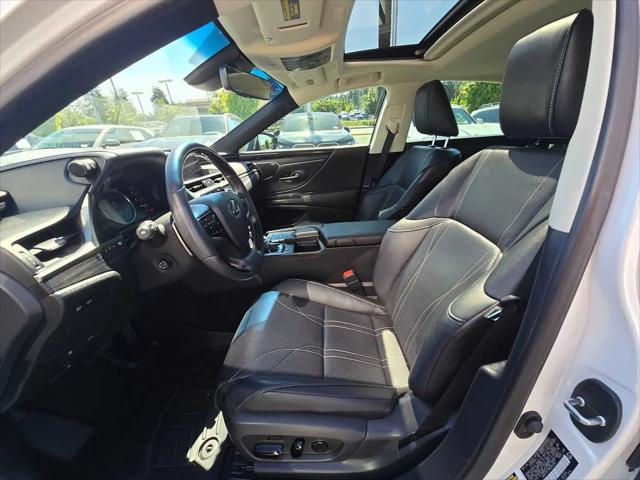 2021 Lexus ES 300h Luxury