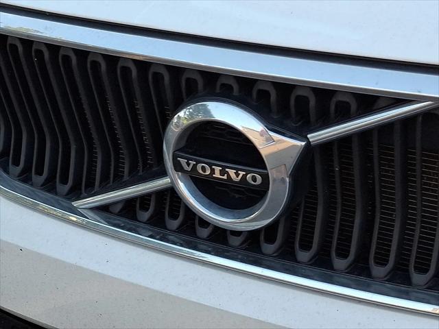 2020 Volvo XC40 T5 Momentum