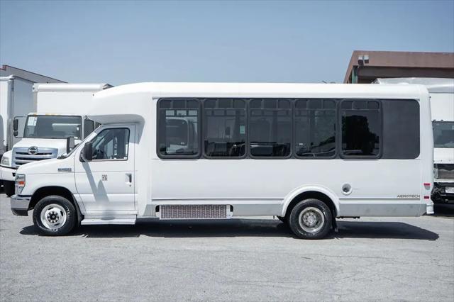 2013 Ford E-450 Cutaway E-450