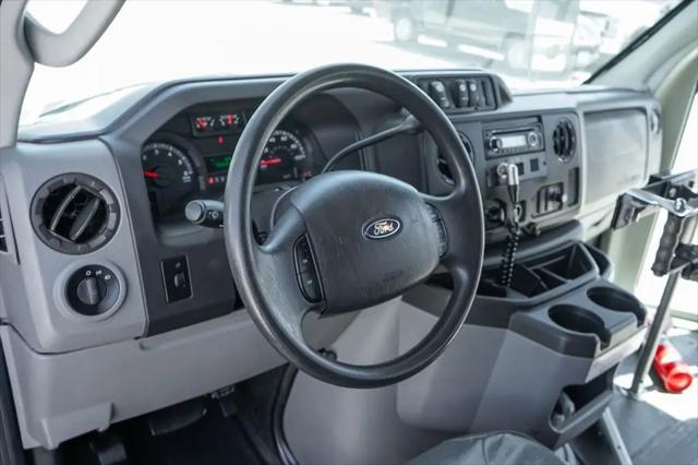 2013 Ford E-450 Cutaway E-450