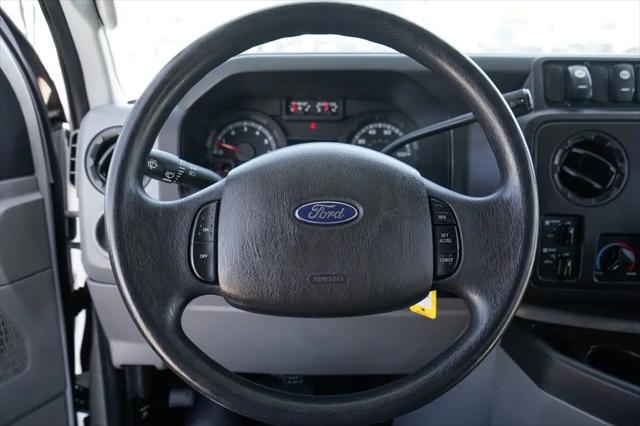 2013 Ford E-450 Cutaway E-450