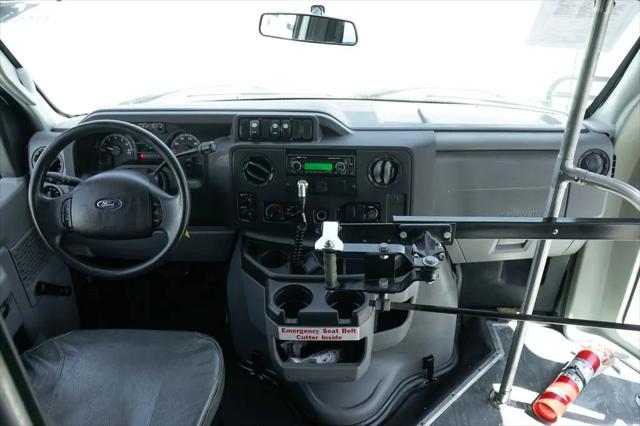 2013 Ford E-450 Cutaway E-450