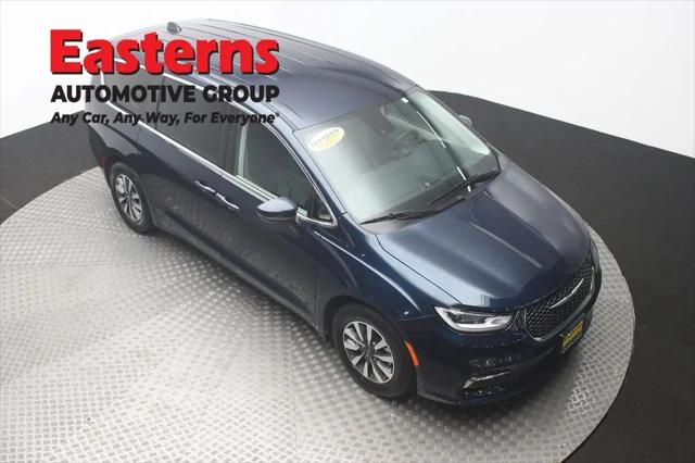 2023 Chrysler Pacifica Hybrid Touring L