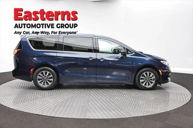 2023 Chrysler Pacifica Hybrid Touring L