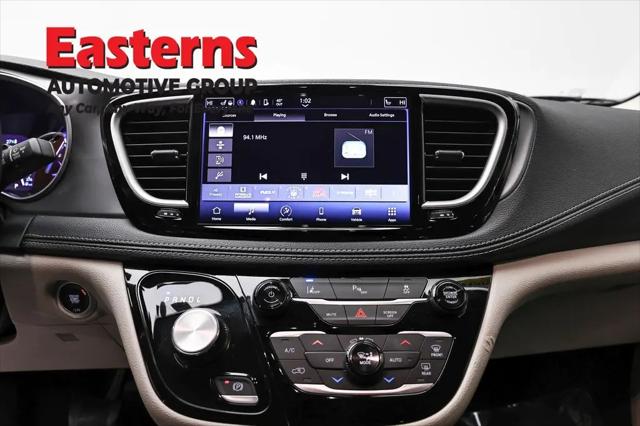 2023 Chrysler Pacifica Hybrid Touring L