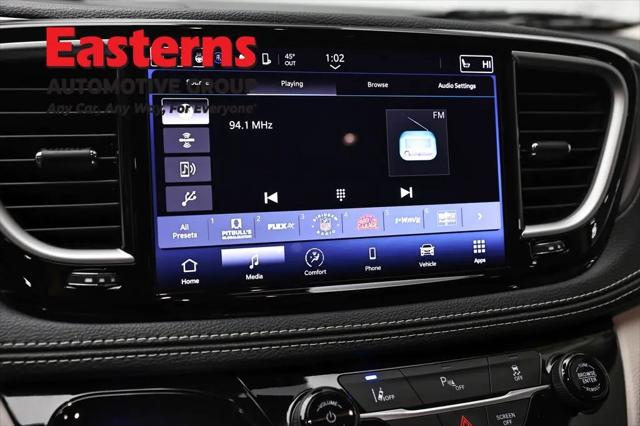 2023 Chrysler Pacifica Hybrid Touring L
