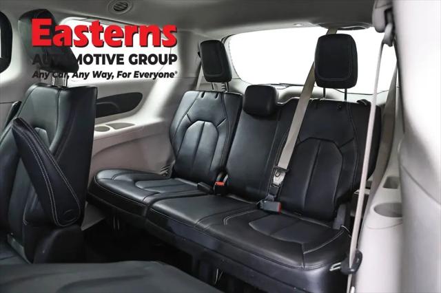 2023 Chrysler Pacifica Hybrid Touring L