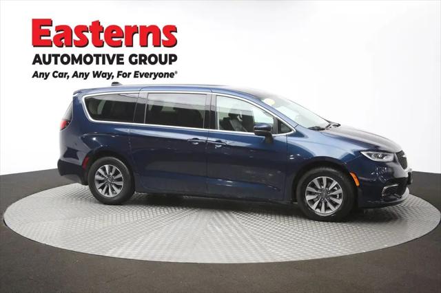 2023 Chrysler Pacifica Hybrid Touring L