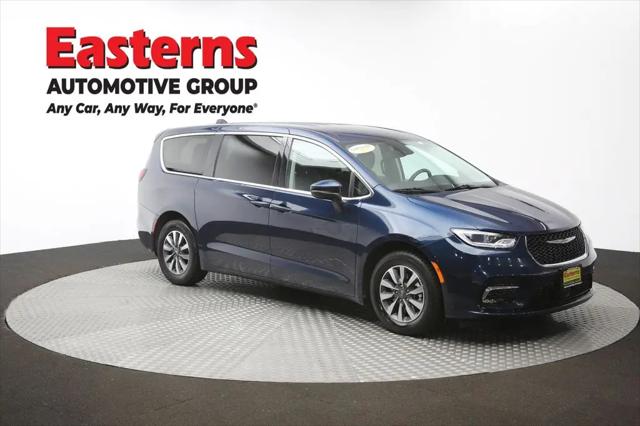 2023 Chrysler Pacifica Hybrid Touring L