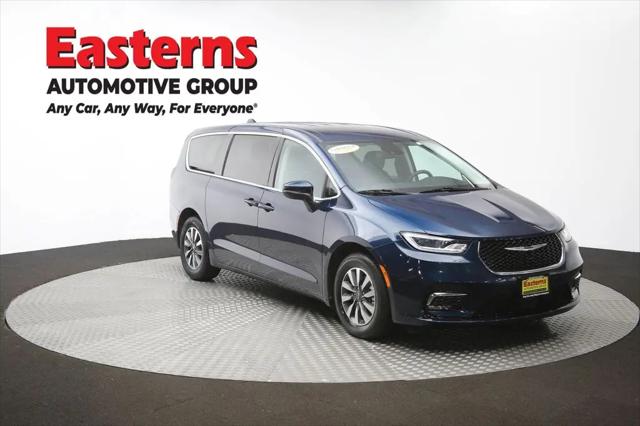 2023 Chrysler Pacifica Hybrid Touring L