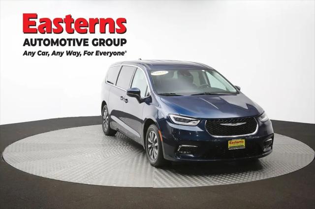 2023 Chrysler Pacifica Hybrid Touring L