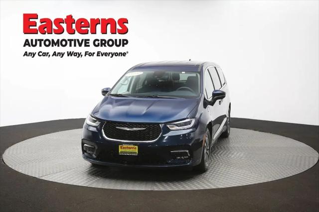 2023 Chrysler Pacifica Hybrid Touring L