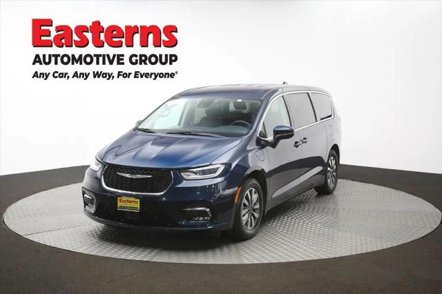 2023 Chrysler Pacifica Hybrid Touring L