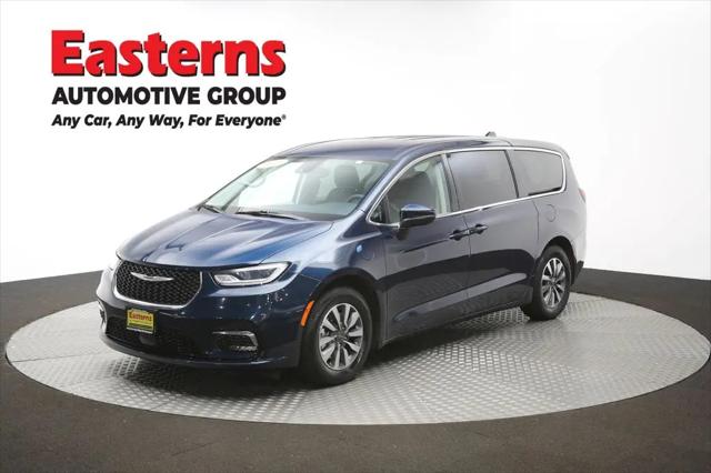 2023 Chrysler Pacifica Hybrid Touring L
